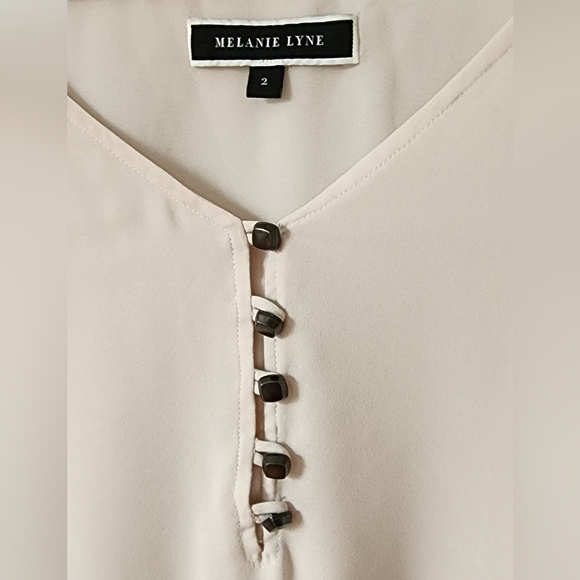 Blouse - Picture 2 of 3